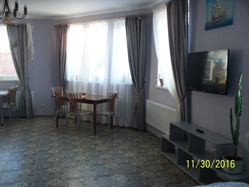 Apartment Studio-Lux On Klinichna Киев 0*,  Украина